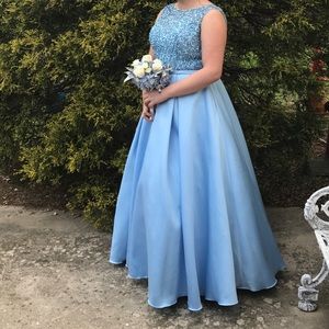 PROM DRESS FOR SALE!